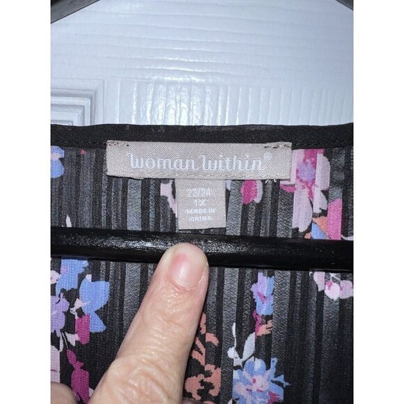 NWOT A WOMAN WITHIN Pleated Floral Beaded Neckline Blouse Plus Size 1X 22/24 - Picture 6 of 11